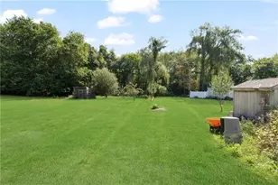 2930 Main Rd, Tiverton, RI 02840 - Photo 21