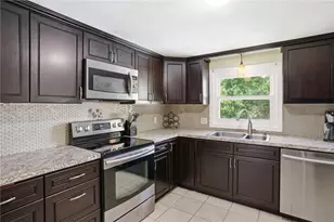 10 Faxon St, West Warwick, RI 02893 - Photo 13