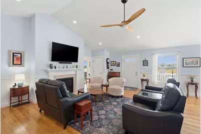 66 Mare Terrace, Portsmouth, RI 02871 - Photo 13