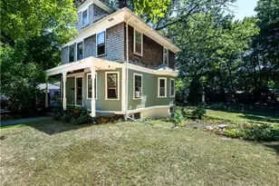 12 Manton St, Warwick, RI 02818 - Photo 3