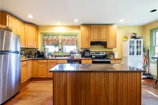 12 Manton St, Warwick, RI 02818 - Photo 11
