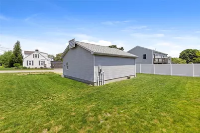 3055 East Main Road, Portsmouth, RI 02871 - Photo 9