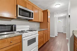 8 Susan Cir, South Kingstown, RI 02879 - Photo 9