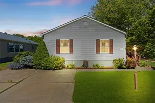 59 Robin Dr, Tiverton, RI 02878 - Photo 3