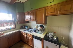 82 Jefferson Ave, Pawtucket, RI 02860 - Photo 13