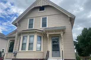 82 Jefferson Ave, Pawtucket, RI 02860 - Photo 1