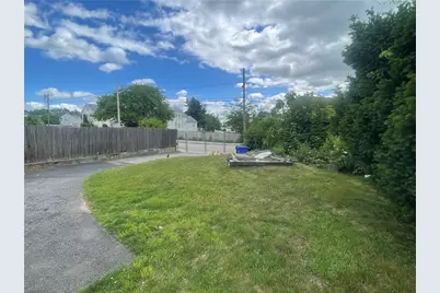 82 Jefferson Avenue, Pawtucket, RI 02860 - Photo 39