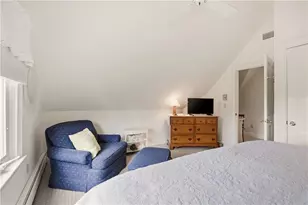 158 Narragansett Ave, Newport, RI 02840 - Photo 17