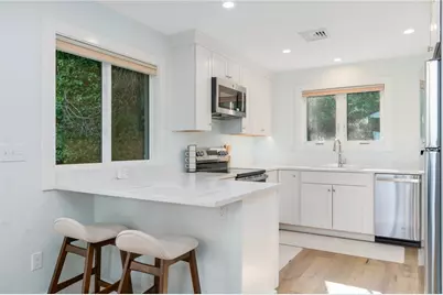 117 Indian Avenue, Portsmouth, RI 02871 - Photo 13