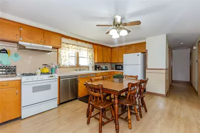39 Fairview Avenue, East Providence, RI 02914 - Photo 11