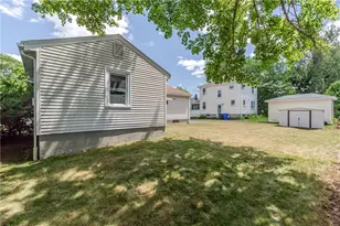 39 Fairview Ave, East Providence, RI 02914 - Photo 31