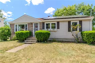 39 Fairview Ave, East Providence, RI 02914 - Photo 3