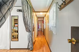 979 Toll Gate Rd, Warwick, RI 02886 - Photo 7