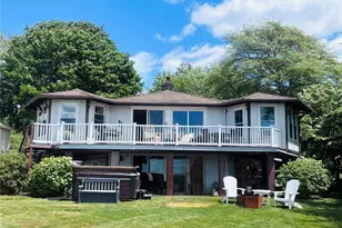 213 Seaside Dr, Jamestown, RI 02835 - Photo 11