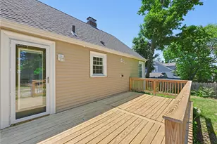 14 Jenks St, East Providence, RI 02914 - Photo 5
