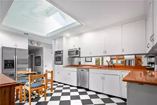 18 Ledge Rd, Newport, RI 02840 - Photo 13