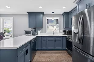 30 Deborah St, Providence, RI 02909 - Photo 5