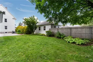 106 Norwood Ave, Cranston, RI 02905 - Photo 7
