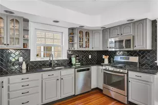 212 Lowden St, Pawtucket, RI 02860 - Photo 15