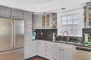 212 Lowden St, Pawtucket, RI 02860 - Photo 17