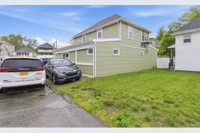 20 Oakton Street, Woonsocket, RI 02895 - Photo 3