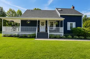 424 Buxton St, North Smithfield, RI 02896 - Photo 1