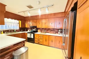 35 Brookdale St, Cumberland, RI 02864 - Photo 7