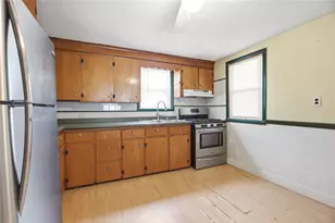10 Jones Ave, Pawtucket, RI 02861 - Photo 5