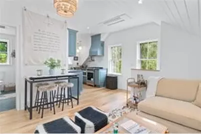 17 Willow Street #3, Newport, RI 02840 - Photo 5