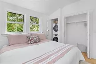 17 Willow St, Newport, RI 02840 - Photo 11