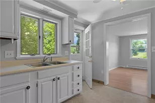 32 Prince Henry Ave, Portsmouth, RI 02871 - Photo 5