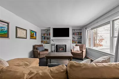 161 Mitchells Lane, Middletown, RI 02842 - Photo 3