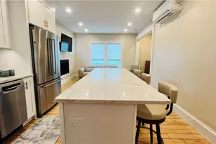 35 Memorial Blvd, Newport, RI 02840 - Photo 15