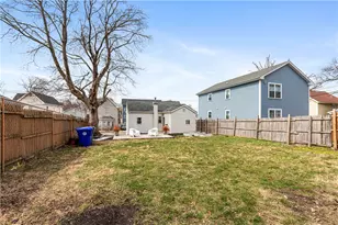 27 Padelford St, Providence, RI 02906 - Photo 37