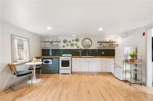 27 Padelford St, Providence, RI 02906 - Photo 9
