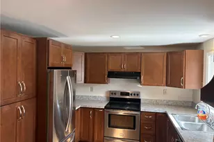 644 Elm St, Woonsocket, RI 02895 - Photo 5