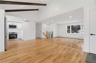 25 Stoneham St, Cranston, RI 02920 - Photo 7