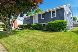 25 Stoneham St, Cranston, RI 02920 - Photo 3