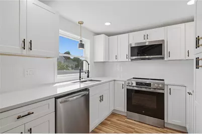 25 Stoneham Street, Cranston, RI 02920 - Photo 17