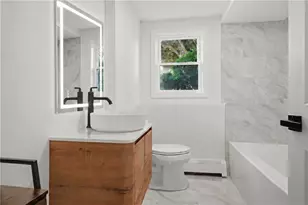 25 Stoneham St, Cranston, RI 02920 - Photo 27