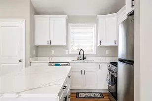 63 Chester Ave, Providence, RI 02907 - Photo 5