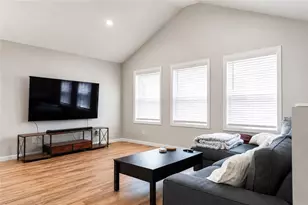 63 Chester Ave, Providence, RI 02907 - Photo 7