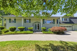 550 Algonquin Dr, Warwick, RI 02888 - Photo 1