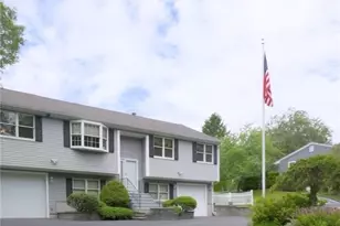 58 Brush Hill Rd, Narragansett, RI 02882 - Photo 1