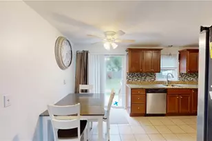 27 Amherst Rd, Warwick, RI 02889 - Photo 11