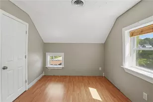 10 Hobart St, Westerly, RI 02891 - Photo 29