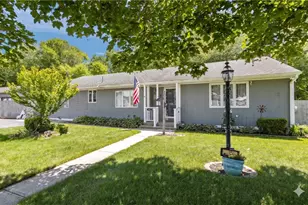 15 Hanley Ln, Warren, RI 02885 - Photo 1