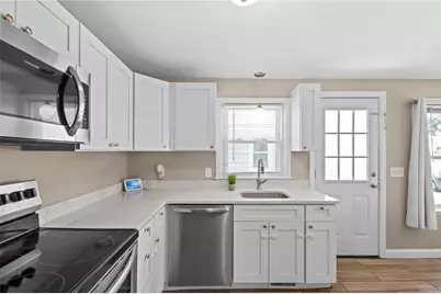 33 Belmont Avenue, East Providence, RI 02914 - Photo 3