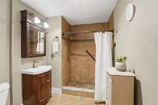 180 Allen St, Woonsocket, RI 02895 - Photo 17