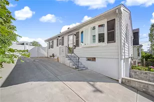 15 Beechwood Ave, Pawtucket, RI 02860 - Photo 3